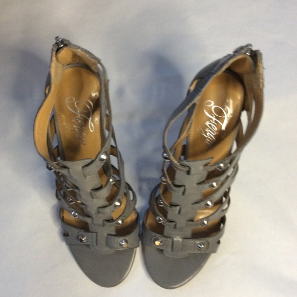 Fergie Leather Upper Ryan, Gray
